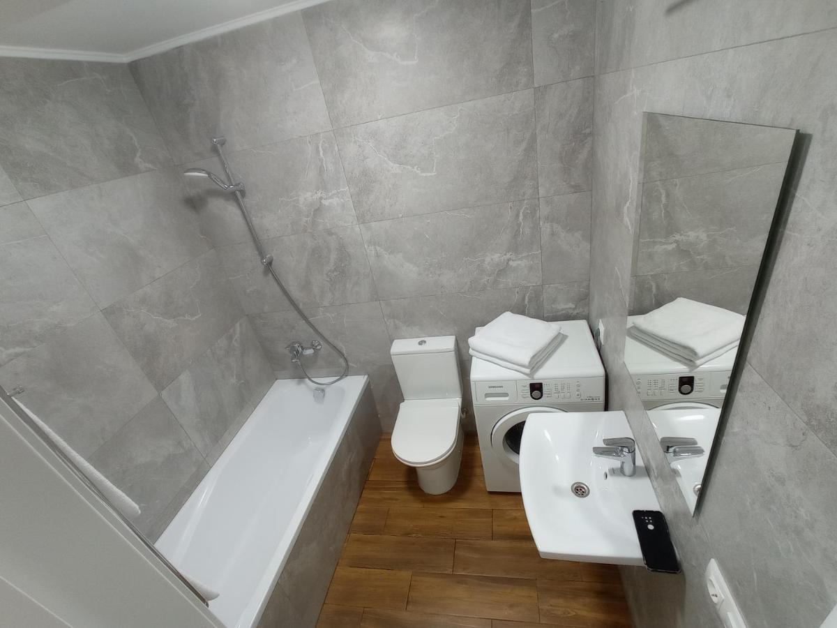 N.A.N. Apartments City Centre Киев Екстериор снимка